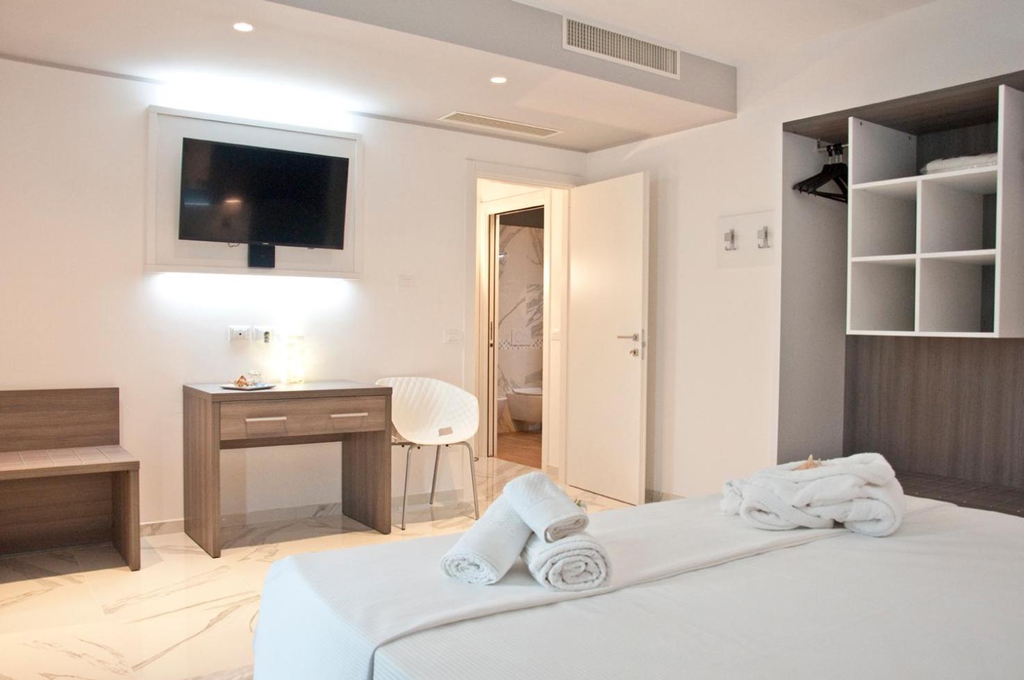 Ambruosi Village Resort & Spa Massignano Luaran gambar