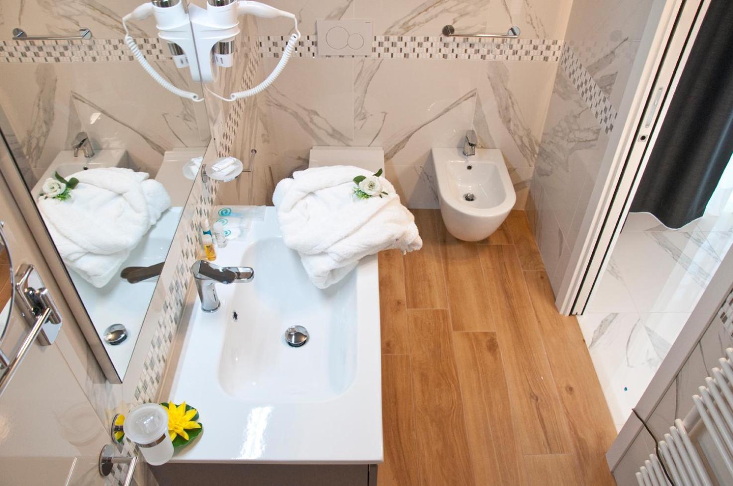Ambruosi Village Resort & Spa Massignano Luaran gambar