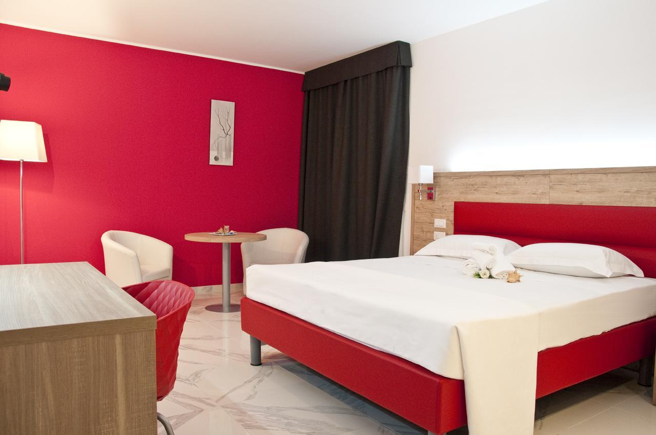 Ambruosi Village Resort & Spa Massignano Luaran gambar