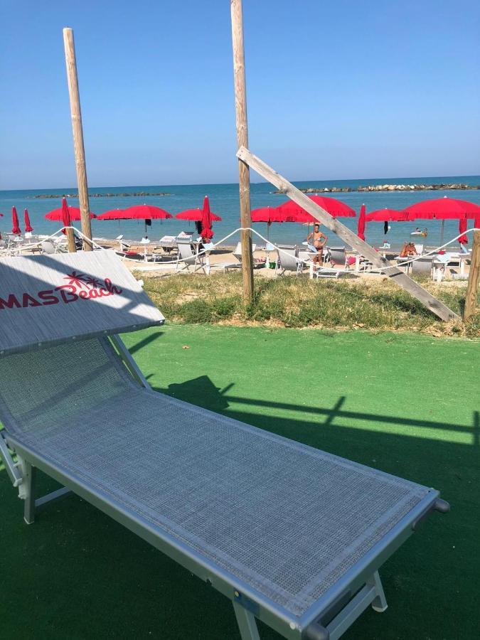 Ambruosi Village Resort & Spa Massignano Luaran gambar